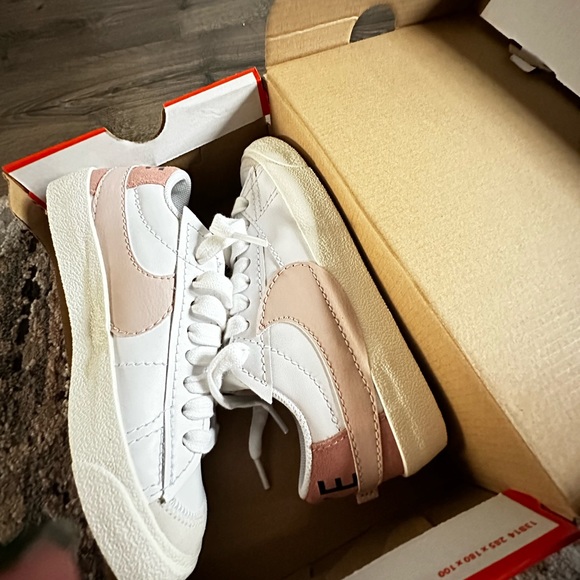 Nike Blazer - Picture 5 of 11